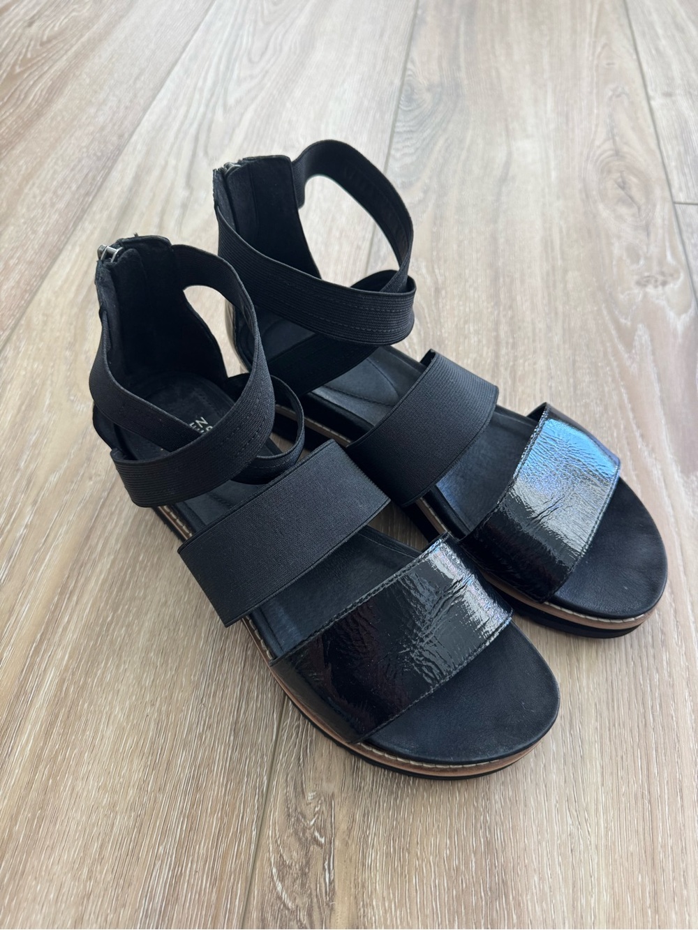 Eileen Fisher Klay Strappy Sandals Size 9.5